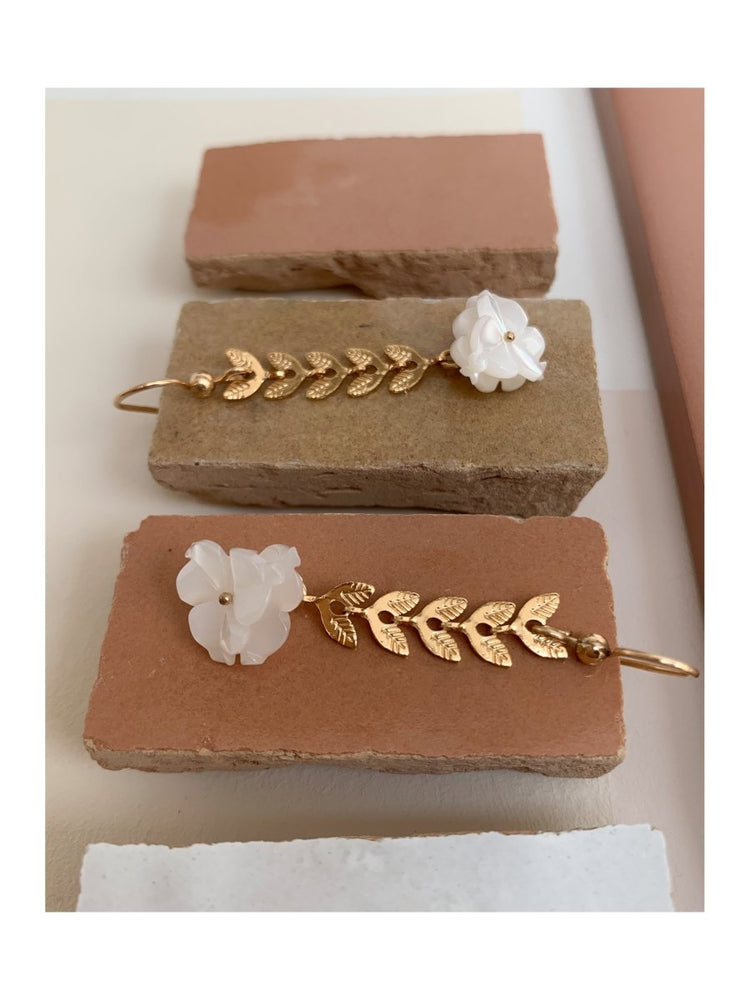 BOUCLES D'OREILLES CHAMPETRE - Blanche - Mademoizelle Moon - Désaccords