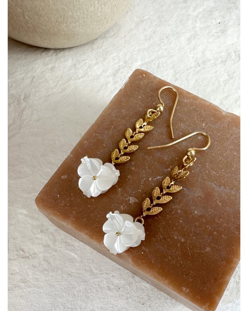 BOUCLES D'OREILLES CHAMPETRE - Blanche - Mademoizelle Moon - Désaccords