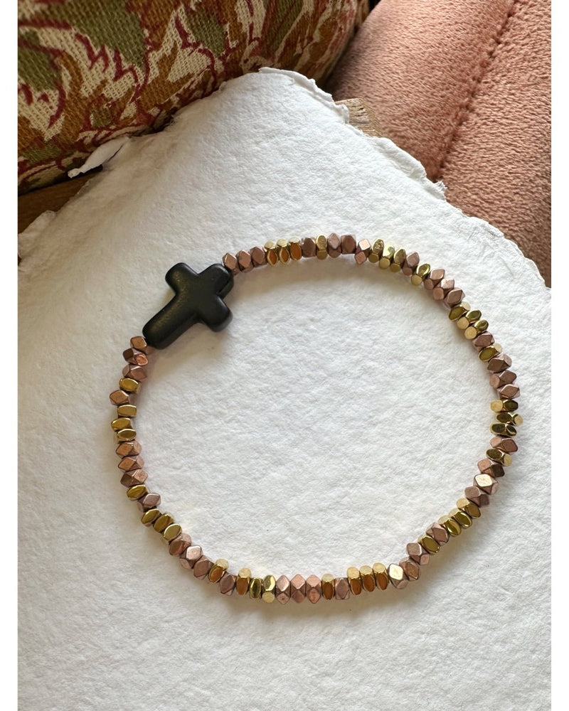 BRACELET - HEMATITES BICOLORES & CROIX - 240302 - Mademoizelle Moon - Désaccords
