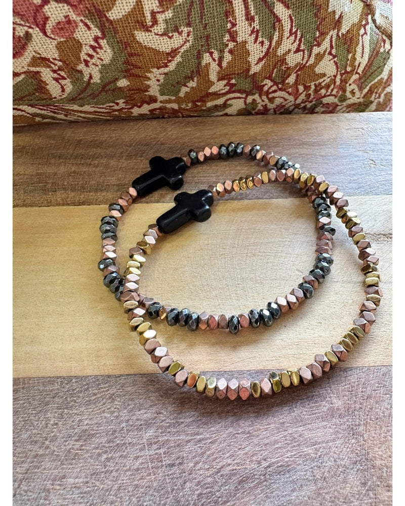 BRACELET - HEMATITES BICOLORES & CROIX - 240302 - Mademoizelle Moon - Désaccords