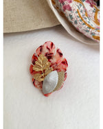 BROCHE FEUILLE - Fuchsia - Mademoizelle Moon - Désaccords