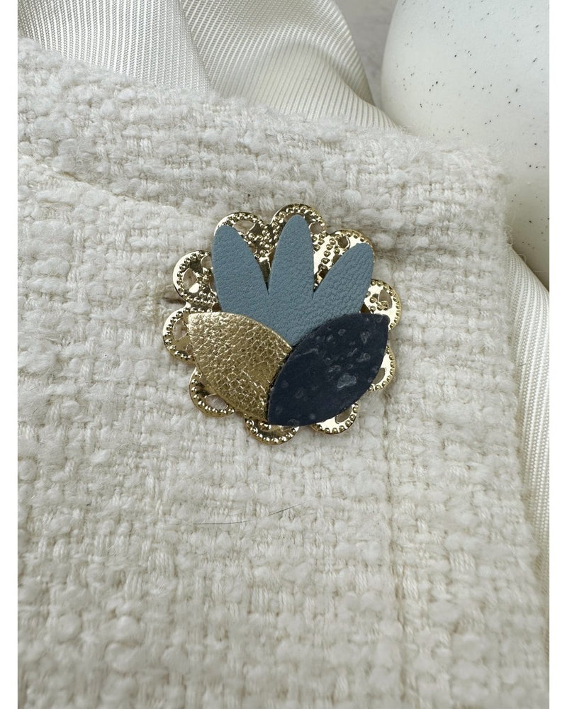 BROCHE SOUS LA SERRE - Bleu & Or - Mademoizelle Moon - Désaccords